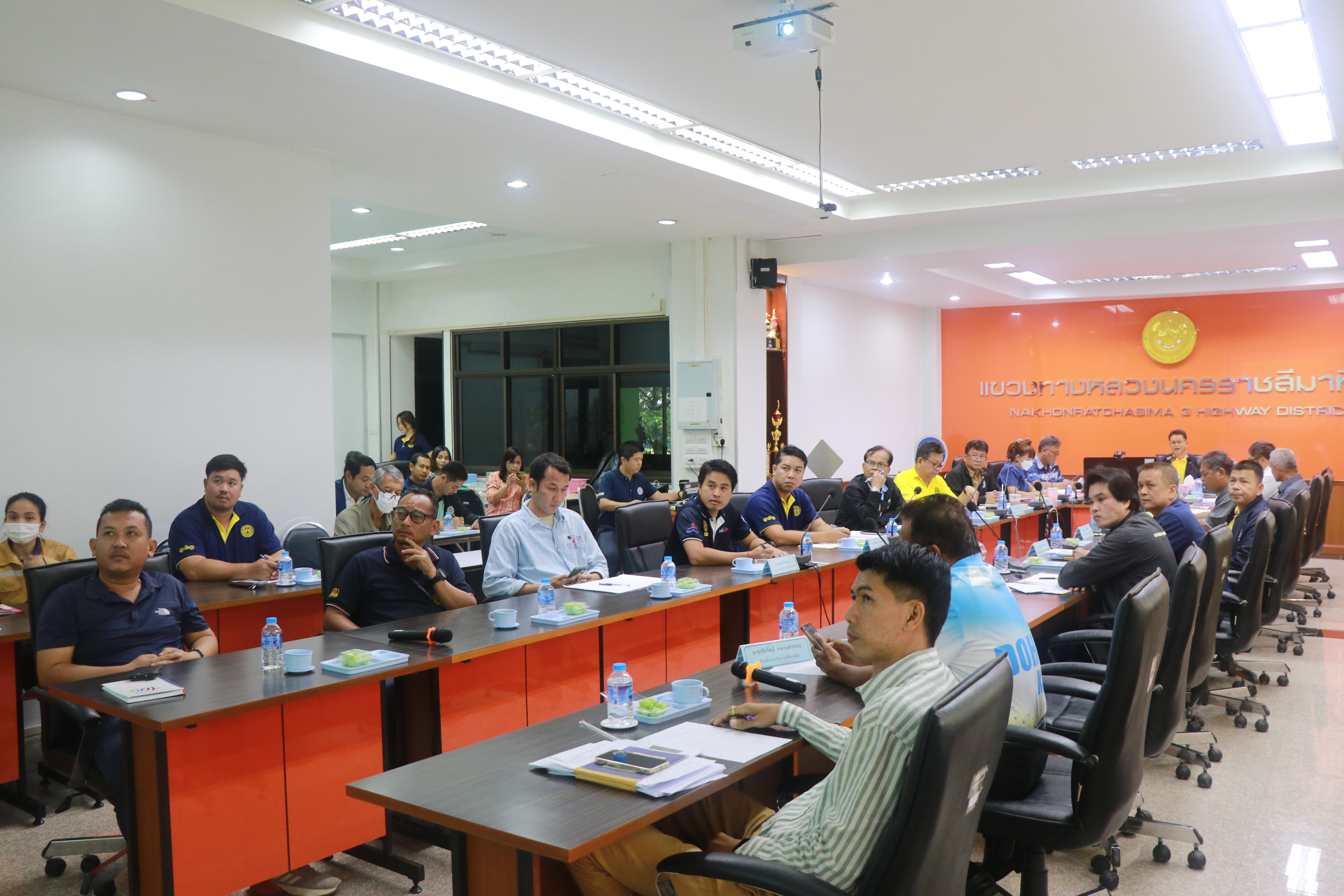 ประชุมเพื่อรายงานความคืบหน้าของโครงการก่อสร้างและการวางแผนเพื่อรองรับและเตรียมความพร้อมการอำนวยความสะดวกและปลอดภัยช่วงเทศกาล